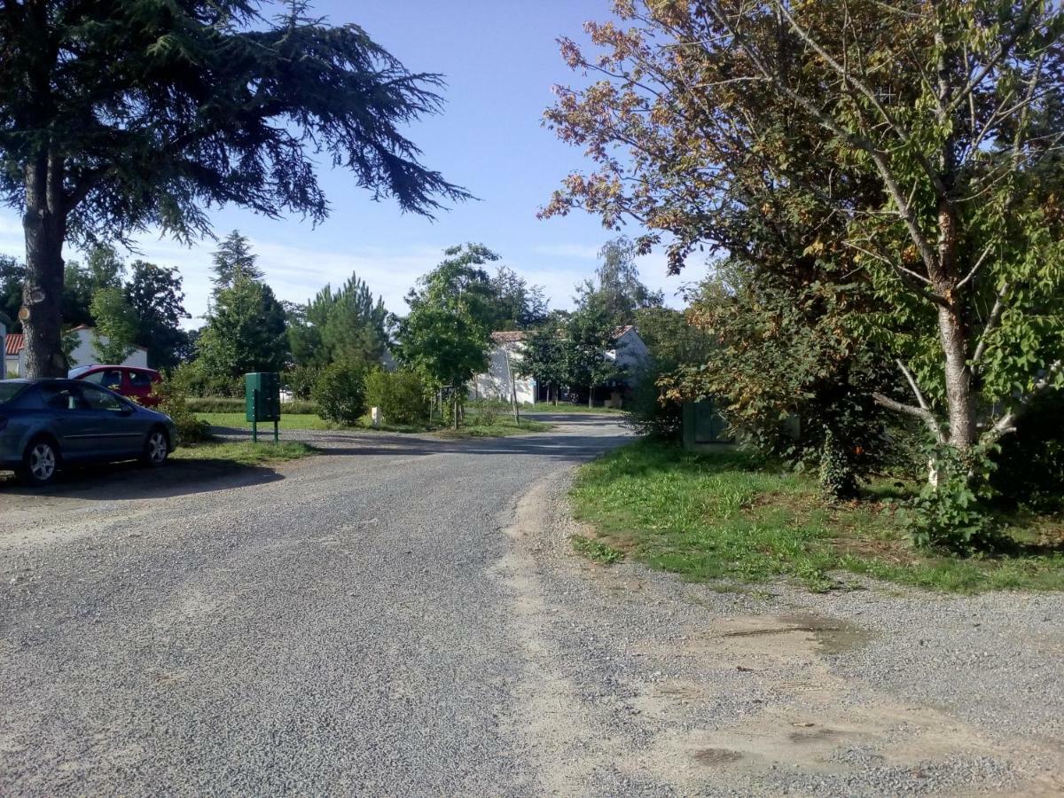 Villa d'Eau Douce Les Achards  Extérieur photo
